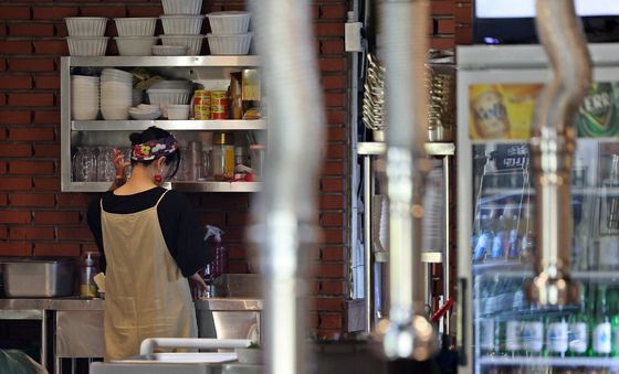 고물가 시대에 시름 깊어진 소상공인