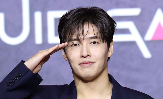 강하늘, 충성! '오겜3' 출연을 명 받았습니다