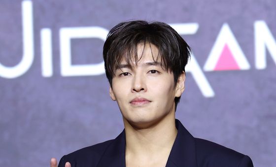 강하늘, 멋쟁이 브이