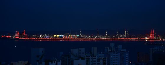 오늘은 포항제철소 첫 쇳물 생산한 날