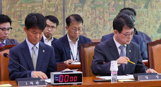 문체위 출석한 용호성 차관·최응천 청장