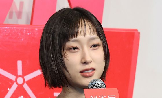 인사말 하는 류혜영