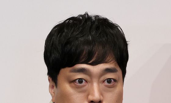 인사말 하는 드라마 '서초동' 박승우 감독
