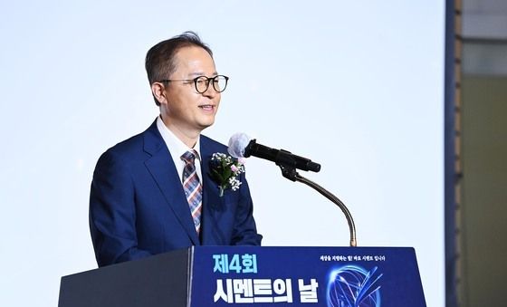 축사하는 이승렬 산업정책실장