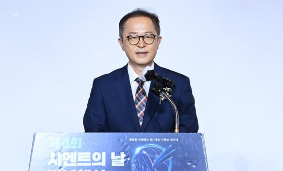 축사하는 이승렬 산업정책실장