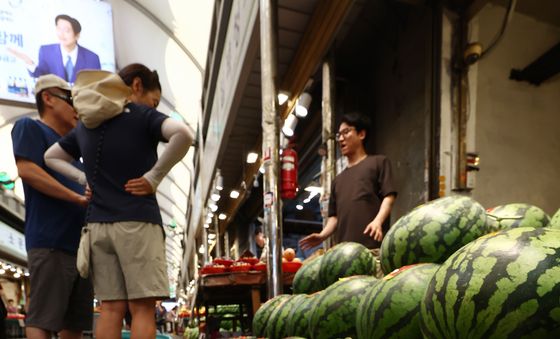 평년보다 30% 오른 수박 가격