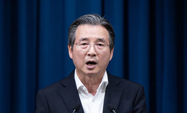 RE100 산단 브리핑 나선 김용범 정책실장