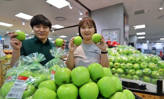 롯데마트·슈퍼, 2025년산 K-품종 여름 햇사과 '썸머킹' 판매
