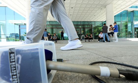 尹, 내란특검 구속 후 첫 조사 불응