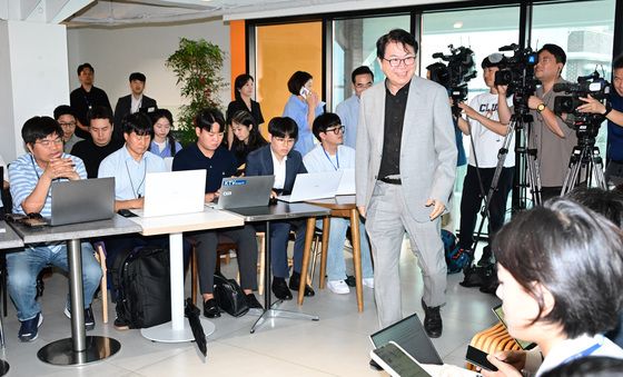 취임 한달 맞아 기자간담회 연 이한주 국정기획위원장