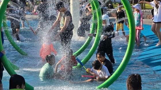 "구미 시민은 도심속 물놀이장에서 놀아요"