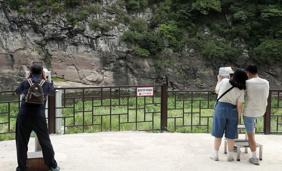 '세계문화유산 보자' 반구대 암각화에 발길
