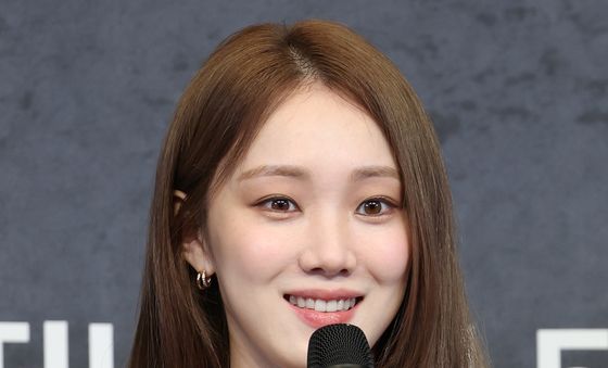 이성경, 2년 만에 안방극장 나들이