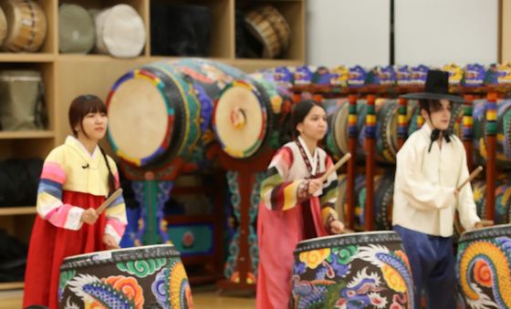 한복 입고 사물놀이 배워요