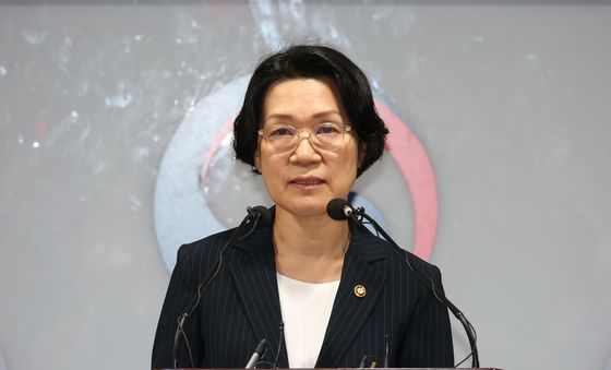 취임사하는 최은옥 교육부 차관