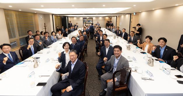 김동연 지사, 민주 경기지역 국회의원·원외위원장 정책간담회