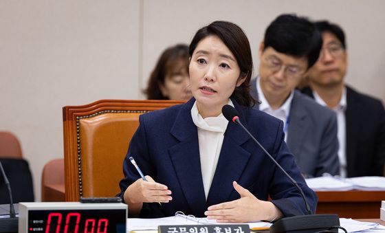 적극적으로 답변하는 강선우 장관 후보자