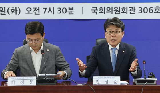 발언하는 진성준 정책위의장