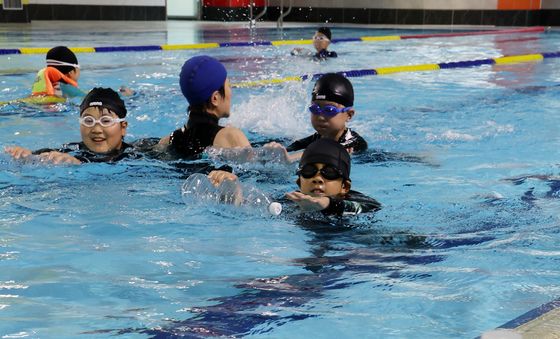 패트병 활용 생존수영