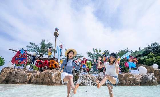 캐리비안베이, 2주간 10만명 방문