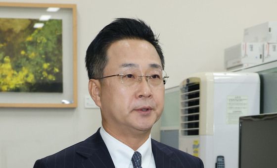 국정조사요구서 제출하는 박성준 의원