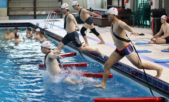 익수자를 구조하라!