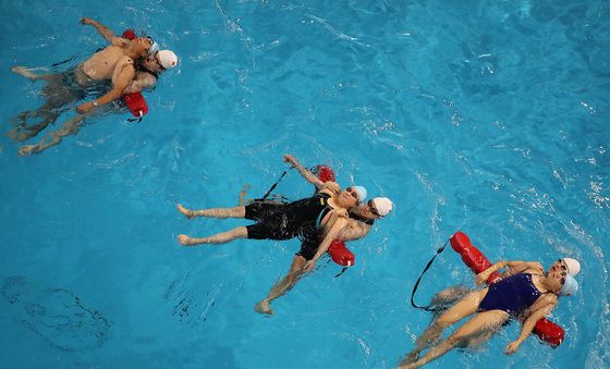 "인명구조요원 도전합니다"