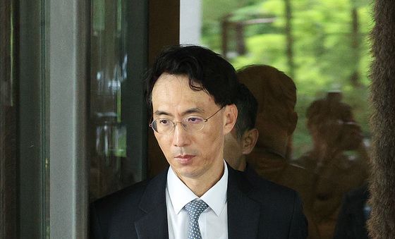 '이재용 무죄' 대법원 나서는 김유진 변호사