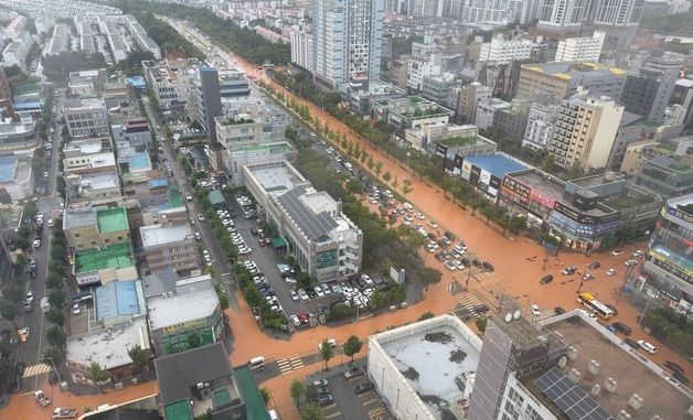 물에 잠긴 광주 도심