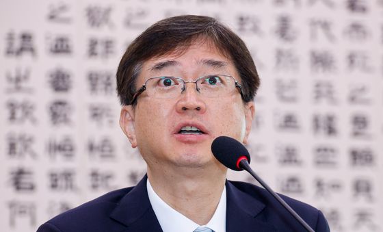 답변하는 오영준 후보자