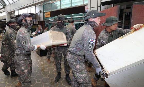 어려운 국민을 위해 대민지원 나선 육군 32사단