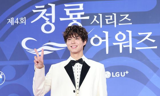 박보검, 개구쟁이 브이