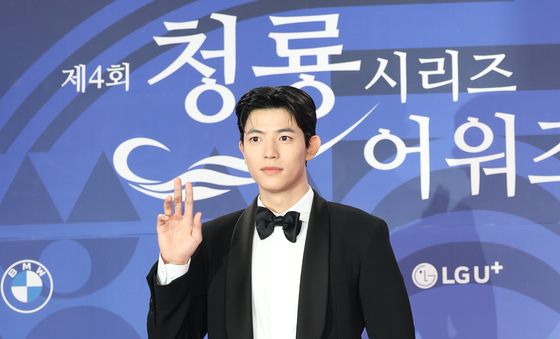 로몬, 근사한 슈트핏