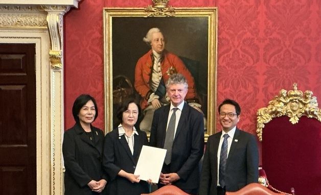 영국 특사단, 조나선 파월 영국 국가안보보좌관과 면담