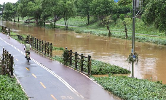 '집중호우가 남긴 흔적'