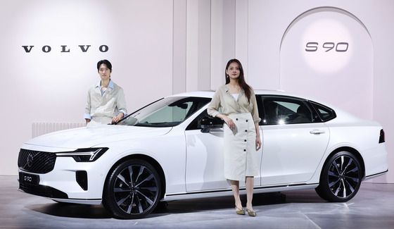 볼보 신형 S90 출시