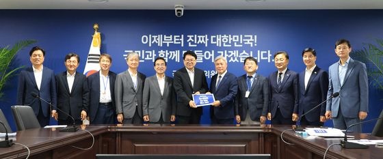 조국혁신당 정책 제안서 받은 국정기획위원회'