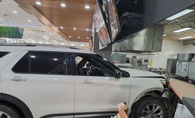 영동고속도로 대관령휴게소 차량 돌진