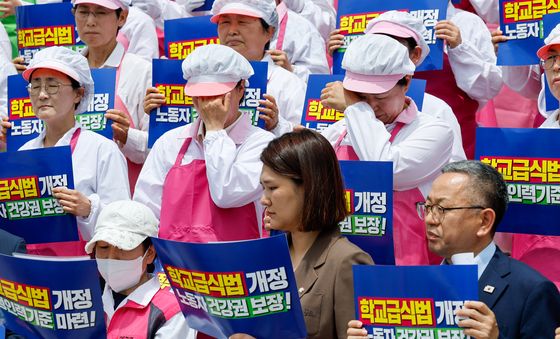 '동료의 아픔에 눈물만'