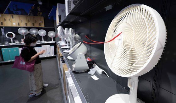 폭염에 선풍기 판매 급증