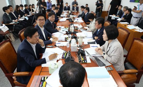 국회 예결특위, 추가경정예산안 등 조정소위