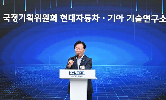 현대차 남양연구소 찾은 정태호 국정기획위 경제1분과장