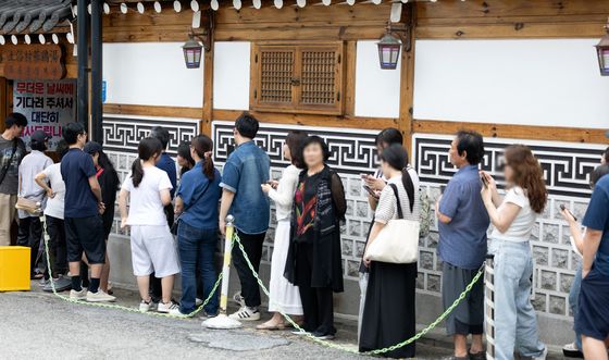 삼계탕 가게 문전성시