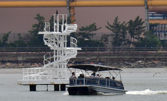 포항송도해수욕장 달리는 크루즈 보트