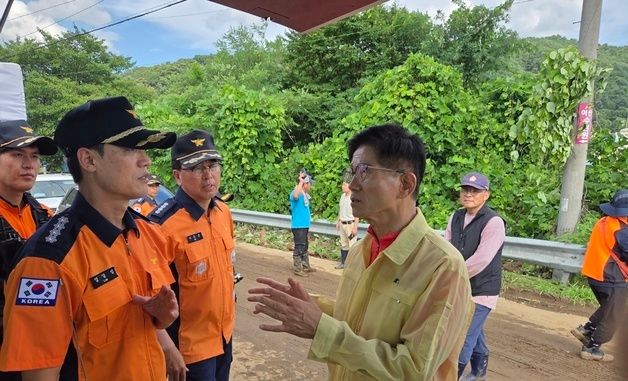 가평 수해 현장 찾은 김문수 전 장관