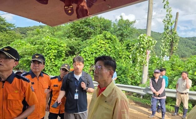 가평 수해 현장 점검하는 김문수 전 장관