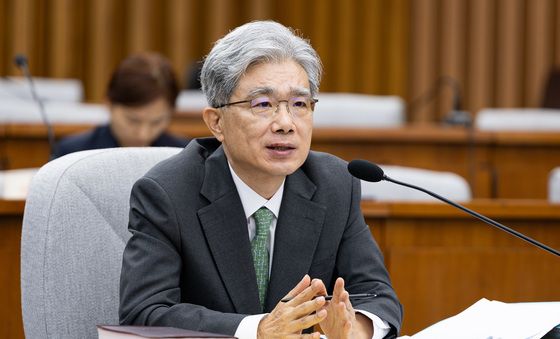 답변하는 김상환 헌재소장 후보자