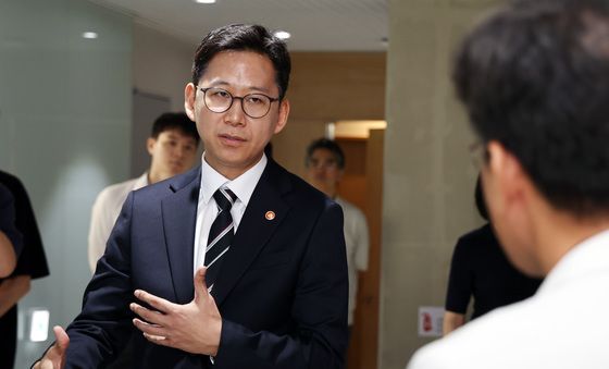 배경훈 과기부 장관, 'AI 육성' 서울바이오허브 방문