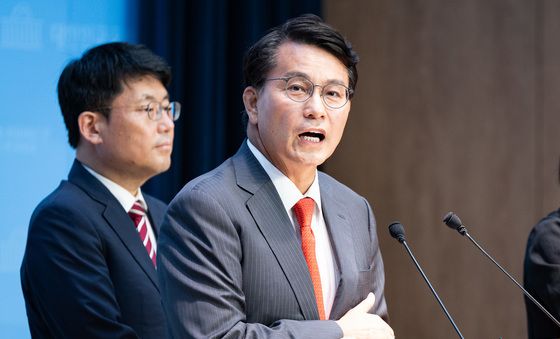 소비쿠폰 관련 '국민재단 빛 설립준비위원회' 소개하는 윤상현 의원