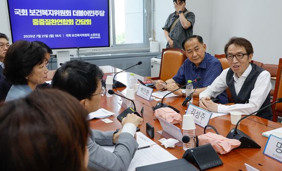 인사말하는 김성주 회장